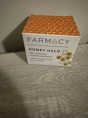 NWOT Farmacy Honey Halo Moisturizer — White & Gold Accent Box